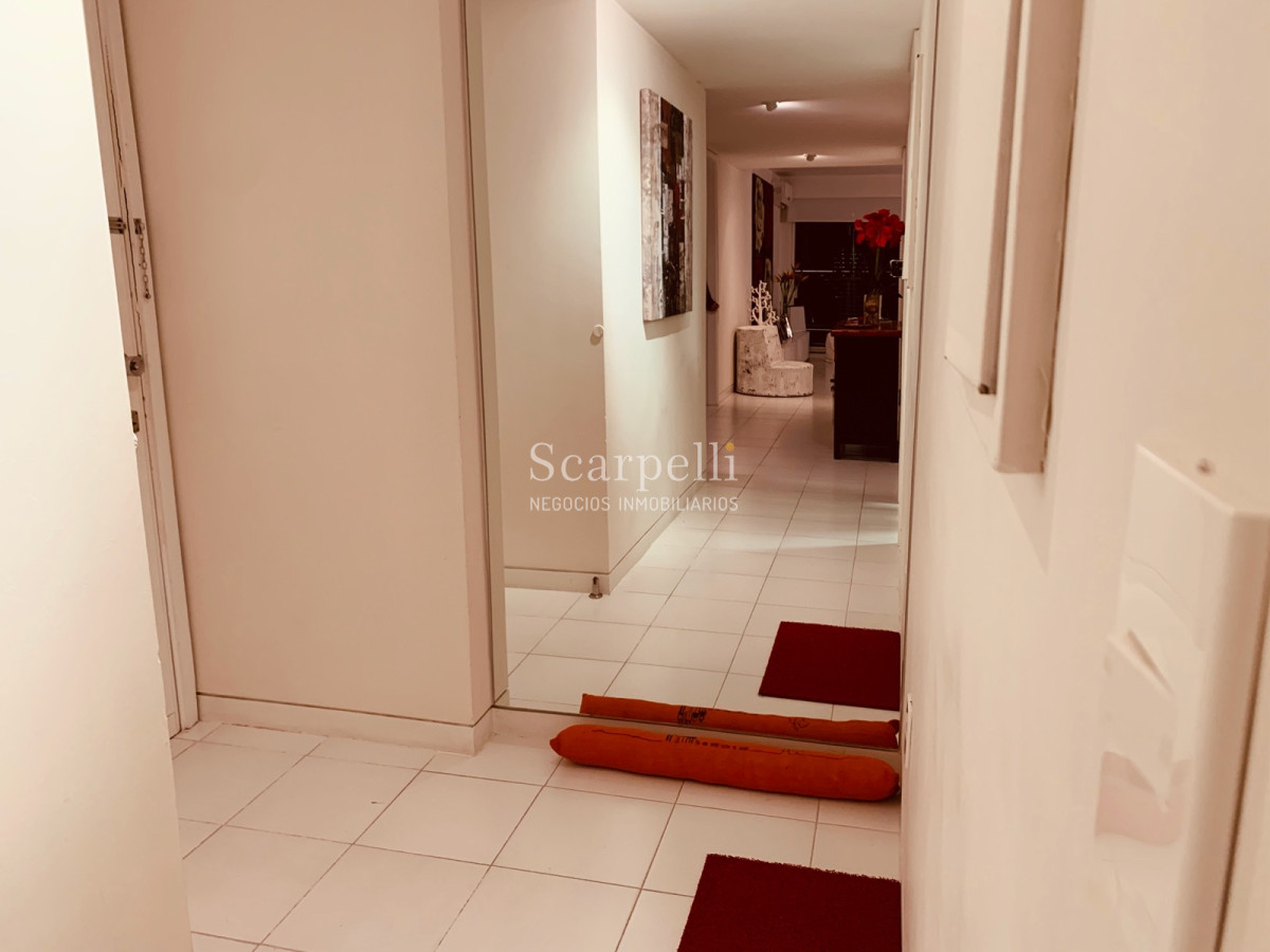 Apartamento ID.21754 - Oportunidad en Parada 8 frente a la Brava Penthouse en piso 17 con estupenda vista oceánica.-
