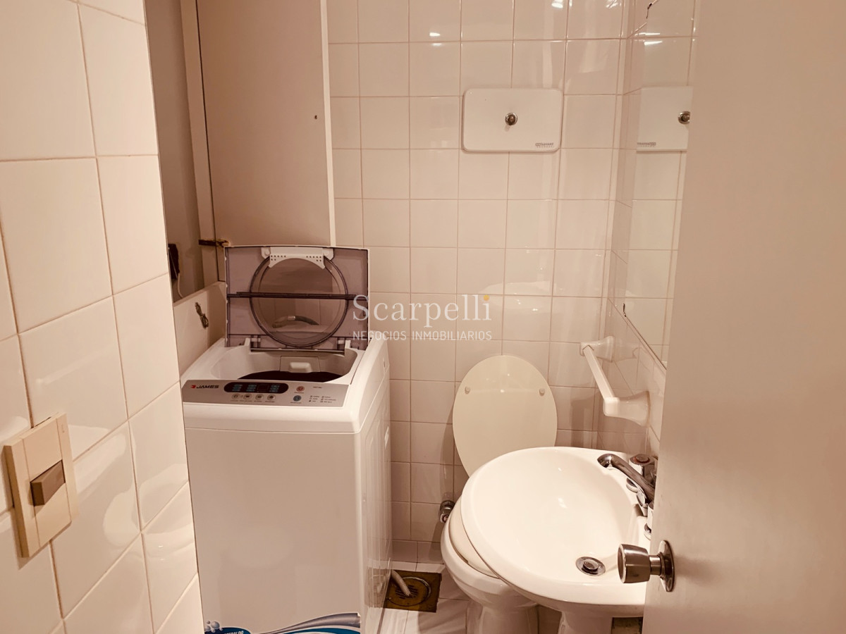 Apartamento ID.21754 - Oportunidad en Parada 8 frente a la Brava Penthouse en piso 17 con estupenda vista oceánica.-