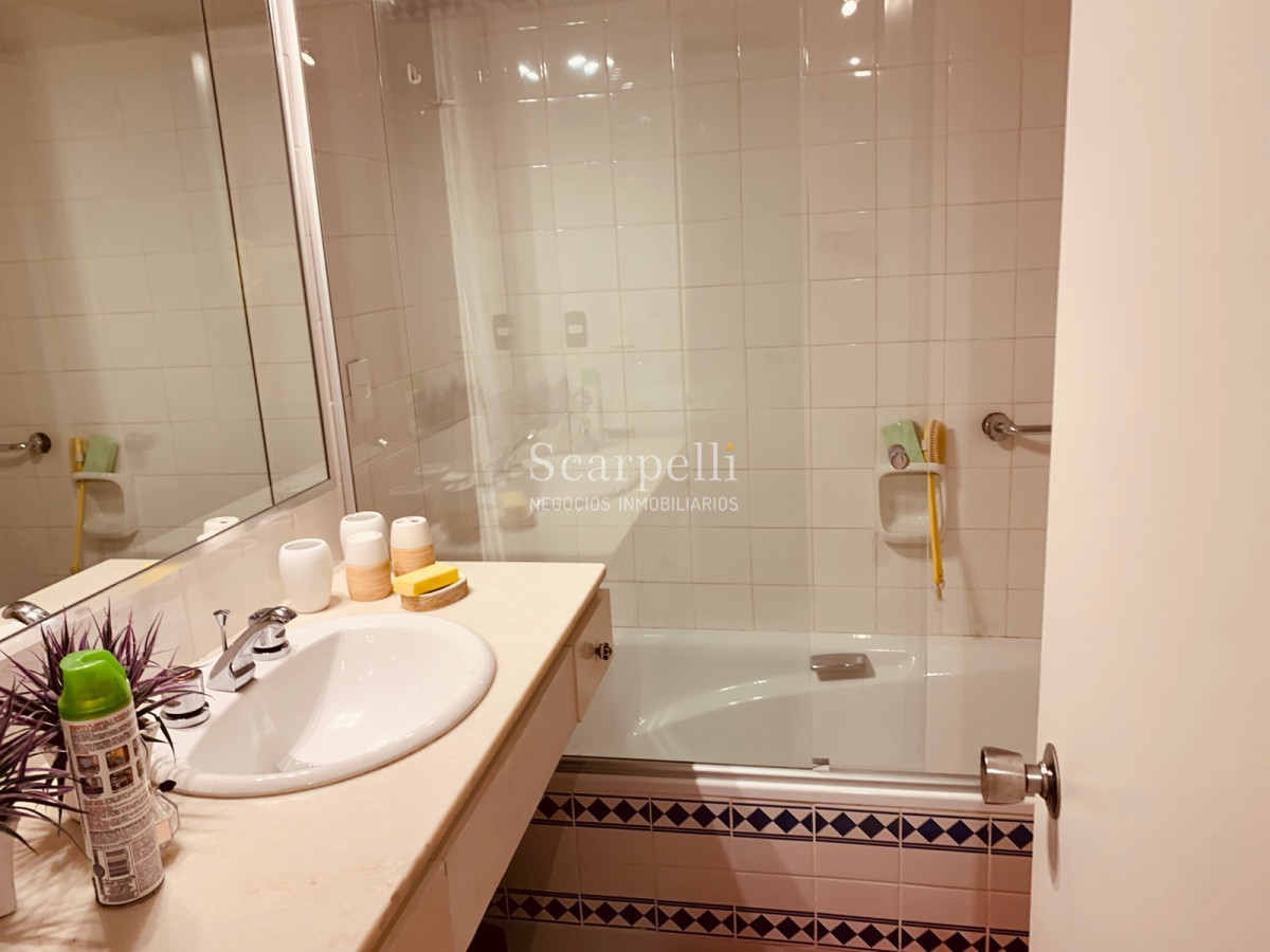Apartamento ID.21754 - Oportunidad en Parada 8 frente a la Brava Penthouse en piso 17 con estupenda vista oceánica.-