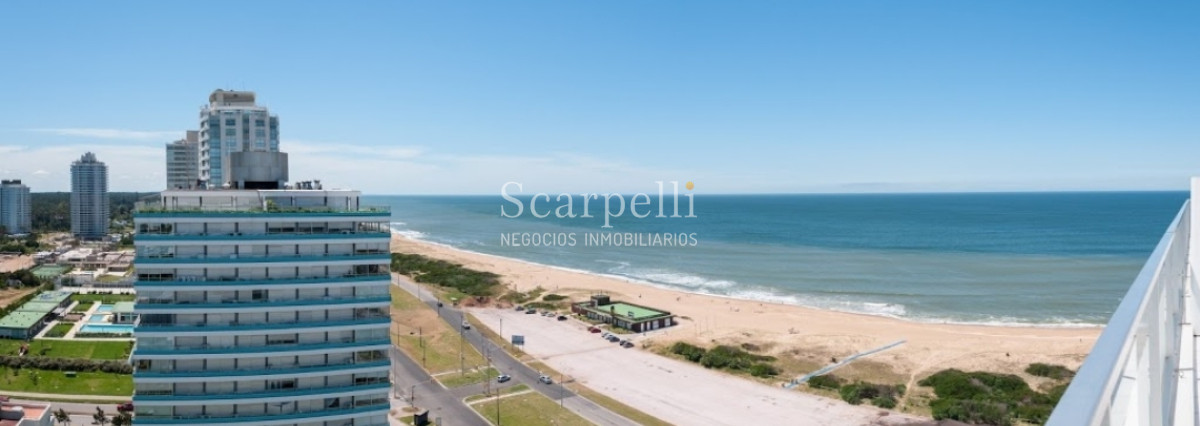 Apartamento ID.21754 - Oportunidad en Parada 8 frente a la Brava Penthouse en piso 17 con estupenda vista oceánica.-