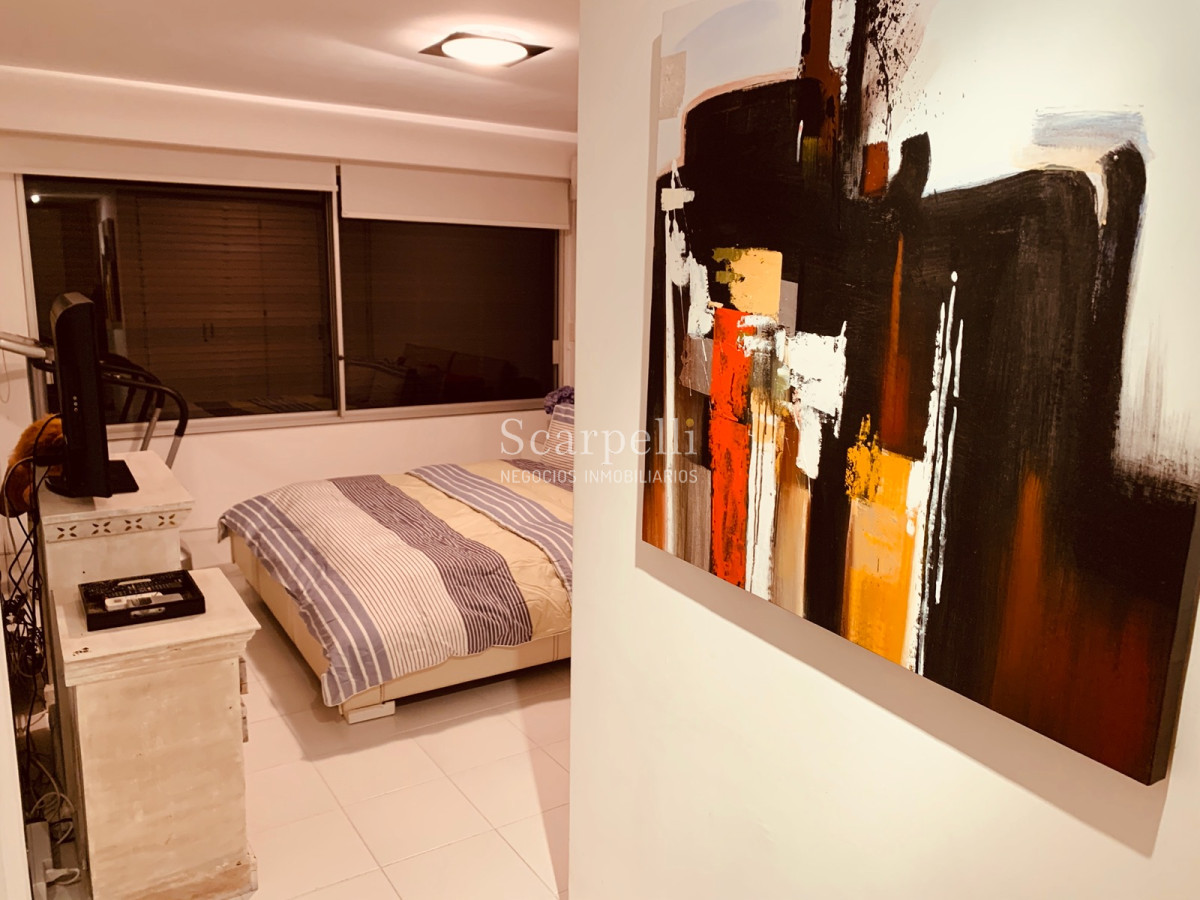 Apartamento ID.21754 - Oportunidad en Parada 8 frente a la Brava Penthouse en piso 17 con estupenda vista oceánica.-