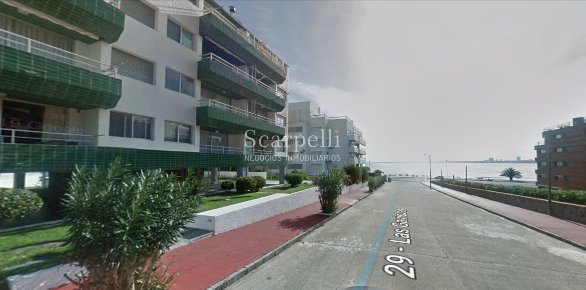 Apartamento ID.21829 - Apartamento en Península con vista al Muelle Mailhos muy prolijo con Estufa a leña, terraza y baños actualizados.-