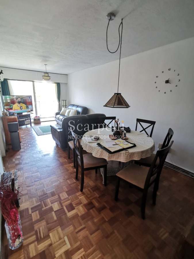 Apartamento ID.22765 - Av. Rivera y Fco. Soca. Lo que no hay ! Piso alto con Vista Despejada: 2 dorm + 2 baños + Cómoda Cochera.-