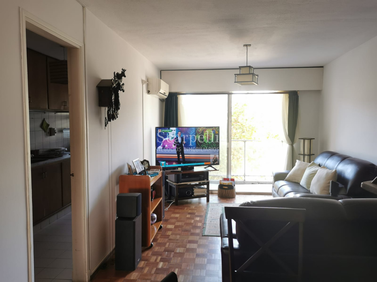 Apartamento ID.22765 - Av. Rivera y Fco. Soca. Lo que no hay ! Piso alto con Vista Despejada: 2 dorm + 2 baños + Cómoda Cochera.-