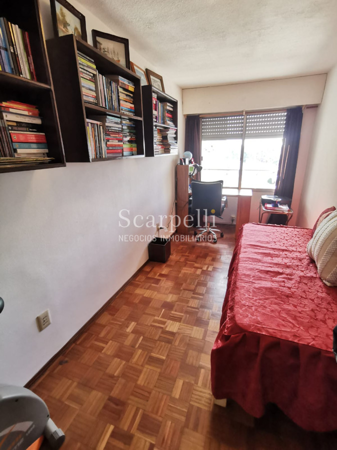Apartamento ID.22765 - Av. Rivera y Fco. Soca. Lo que no hay ! Piso alto con Vista Despejada: 2 dorm + 2 baños + Cómoda Cochera.-