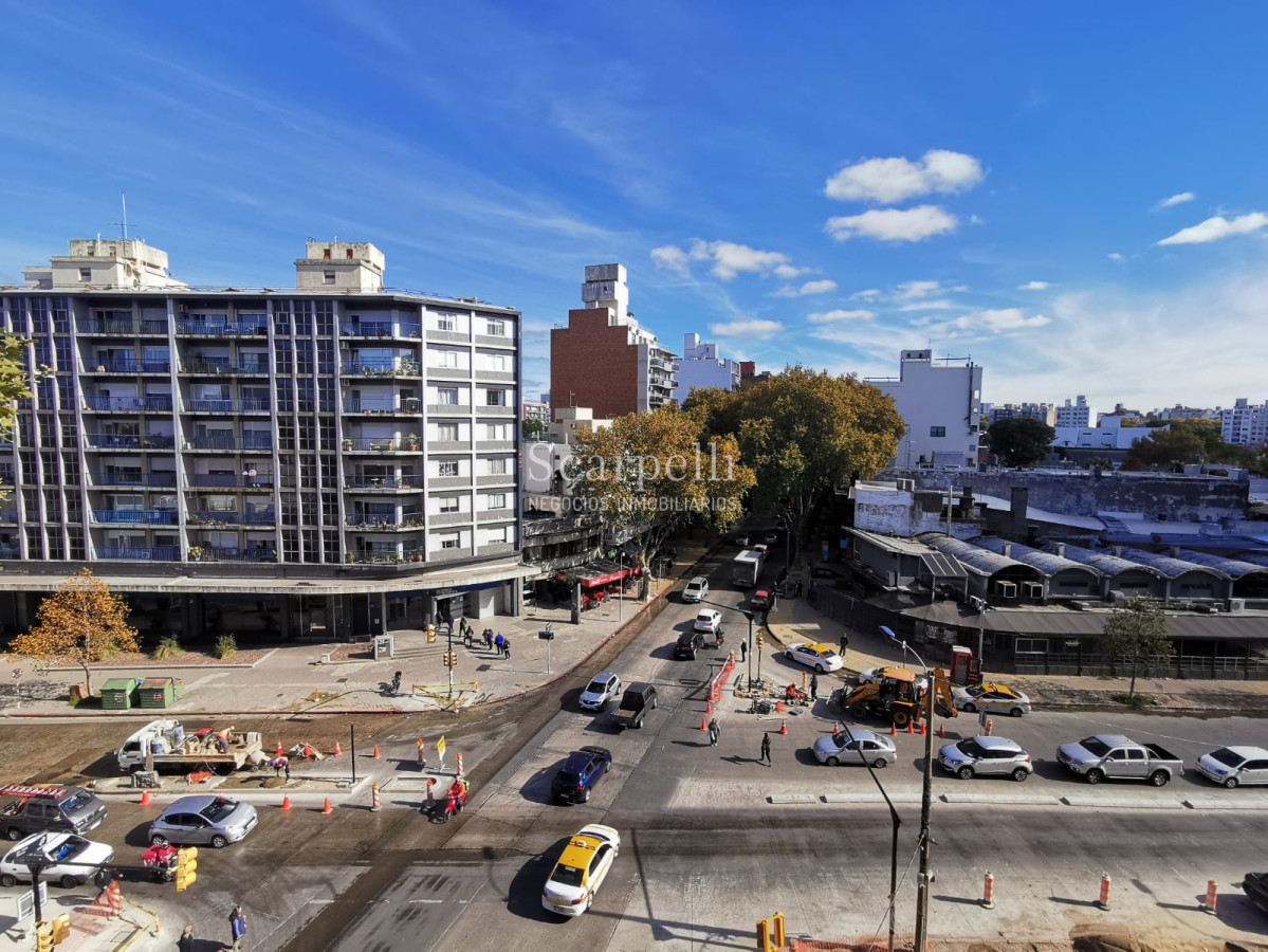Apartamento ID.22765 - Av. Rivera y Fco. Soca. Lo que no hay ! Piso alto con Vista Despejada: 2 dorm + 2 baños + Cómoda Cochera.-