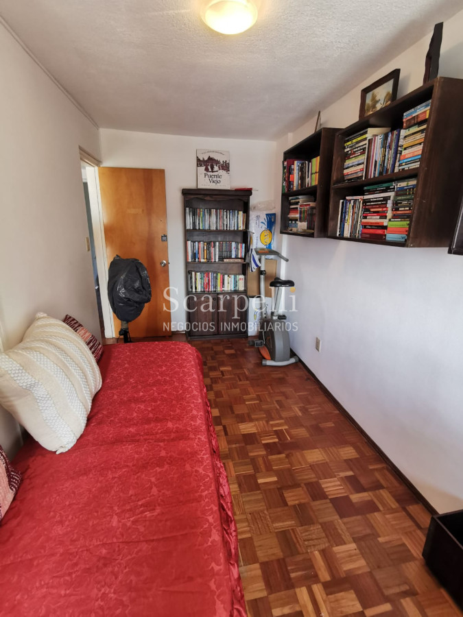 Apartamento ID.22765 - Av. Rivera y Fco. Soca. Lo que no hay ! Piso alto con Vista Despejada: 2 dorm + 2 baños + Cómoda Cochera.-