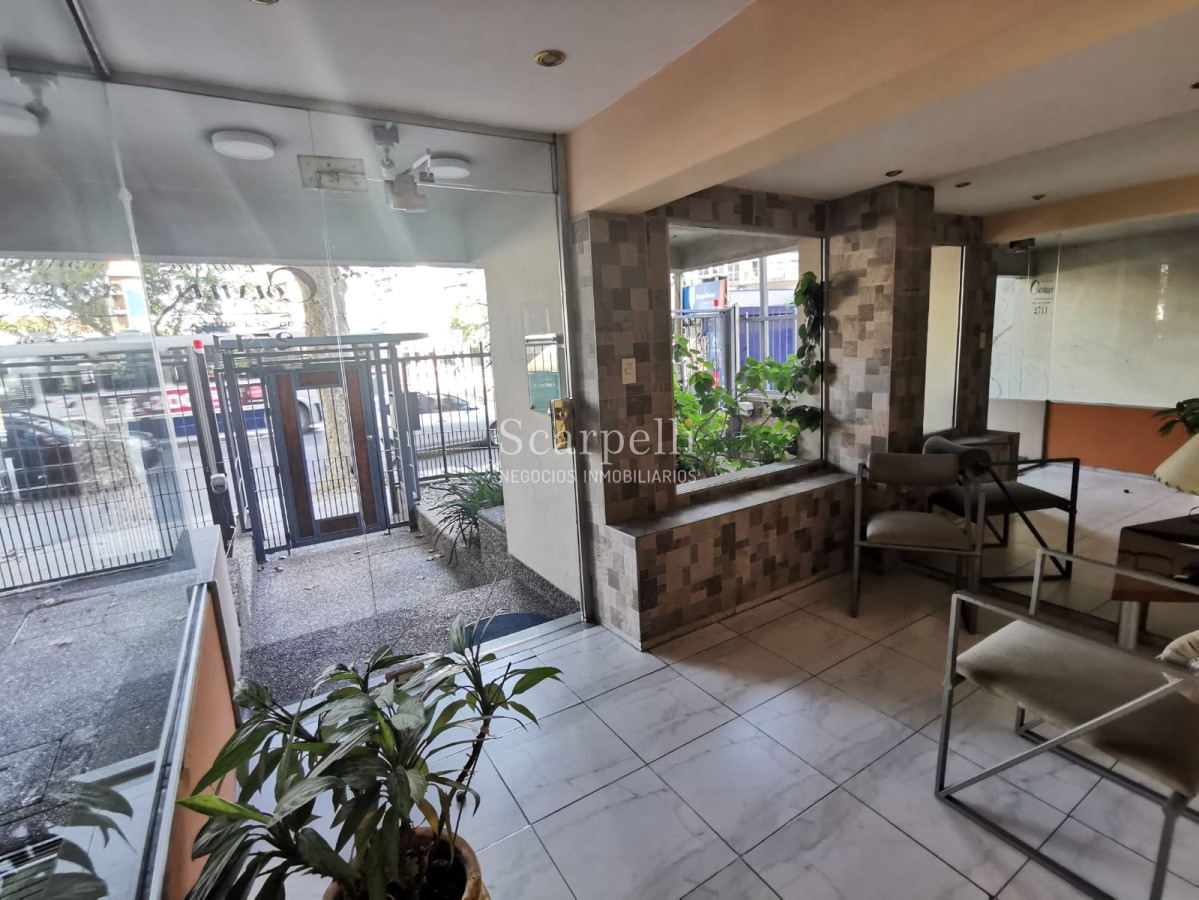 Apartamento ID.22765 - Av. Rivera y Fco. Soca. Lo que no hay ! Piso alto con Vista Despejada: 2 dorm + 2 baños + Cómoda Cochera.-