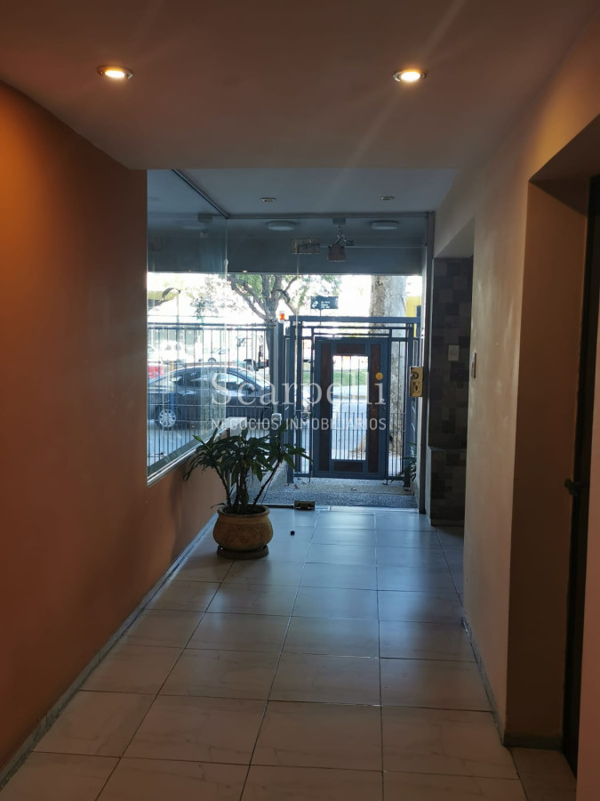 Apartamento ID.22765 - Av. Rivera y Fco. Soca. Lo que no hay ! Piso alto con Vista Despejada: 2 dorm + 2 baños + Cómoda Cochera.-