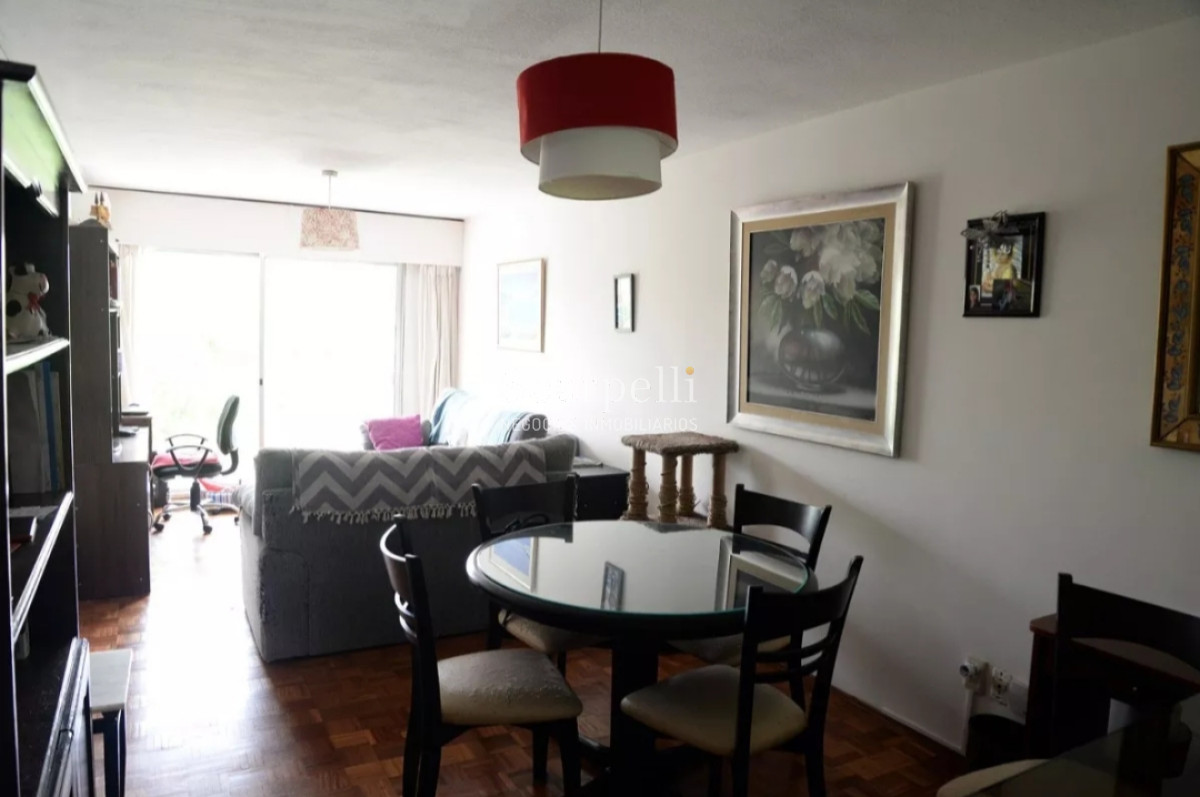 Apartamento ID.22765 - Av. Rivera y Fco. Soca. Lo que no hay ! Piso alto con Vista Despejada: 2 dorm + 2 baños + Cómoda Cochera.-