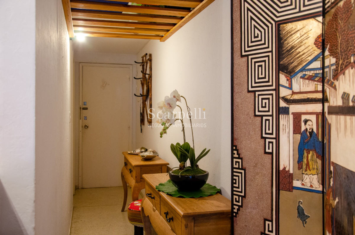 Apartamento ID.22790 - Torre Gorlero Monoambiente en Piso Alto Con Estupenda Vista todo reciclado muy prolijo.-