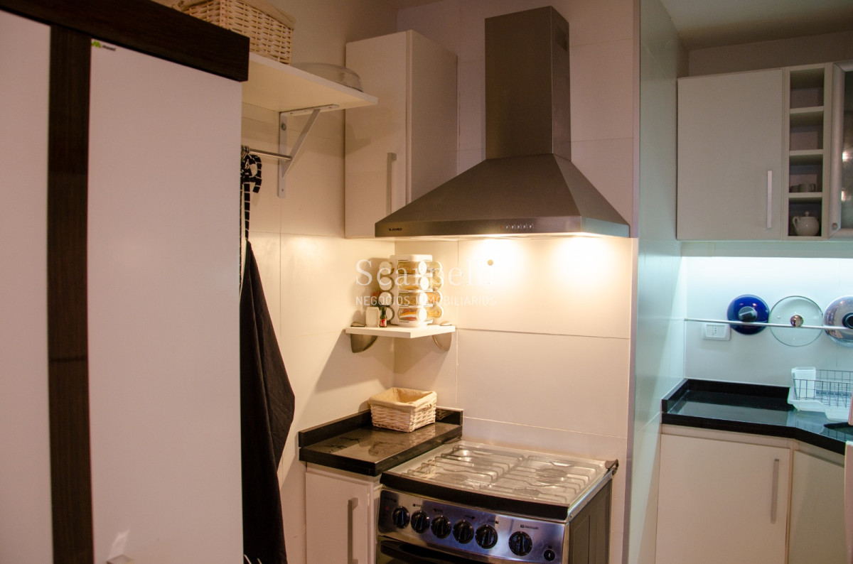 Apartamento ID.22790 - Torre Gorlero Monoambiente en Piso Alto Con Estupenda Vista todo reciclado muy prolijo.-