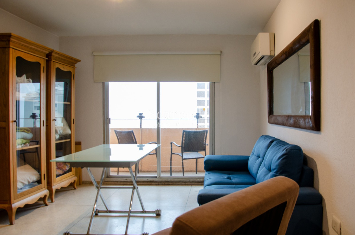 Apartamento ID.22790 - Torre Gorlero Monoambiente en Piso Alto Con Estupenda Vista todo reciclado muy prolijo.-
