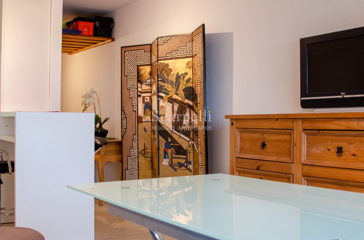 Apartamento ID.22790 - Torre Gorlero Monoambiente en Piso Alto Con Estupenda Vista todo reciclado muy prolijo.-