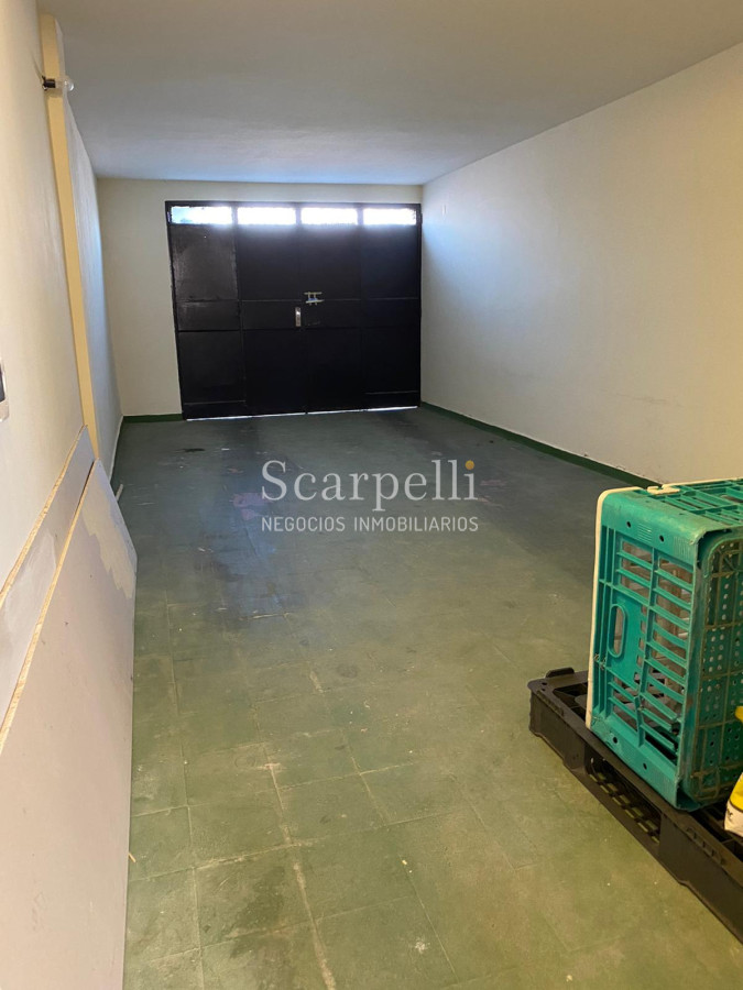 Apartamento ID.23456 - Impecable Propiedad Horizontal en 3 niveles a 200 mts. de la Rambla del Buceo con todos los Servicios y Locomoción a escasos metros.-