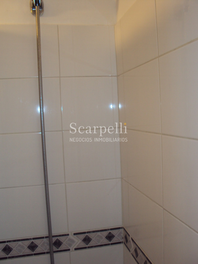 Apartamento ID.24393 - Cordón Sur. Piso Alto en Constituyente y Canelones con mucha Luz y hermosa vista.-