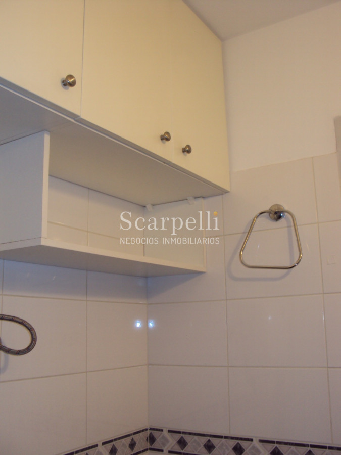 Apartamento ID.24393 - Cordón Sur. Piso Alto en Constituyente y Canelones con mucha Luz y hermosa vista.-