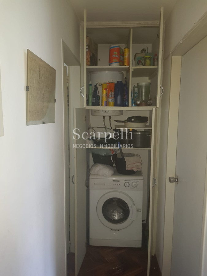 Apartamento ID.24393 - Cordón Sur. Piso Alto en Constituyente y Canelones con mucha Luz y hermosa vista.-