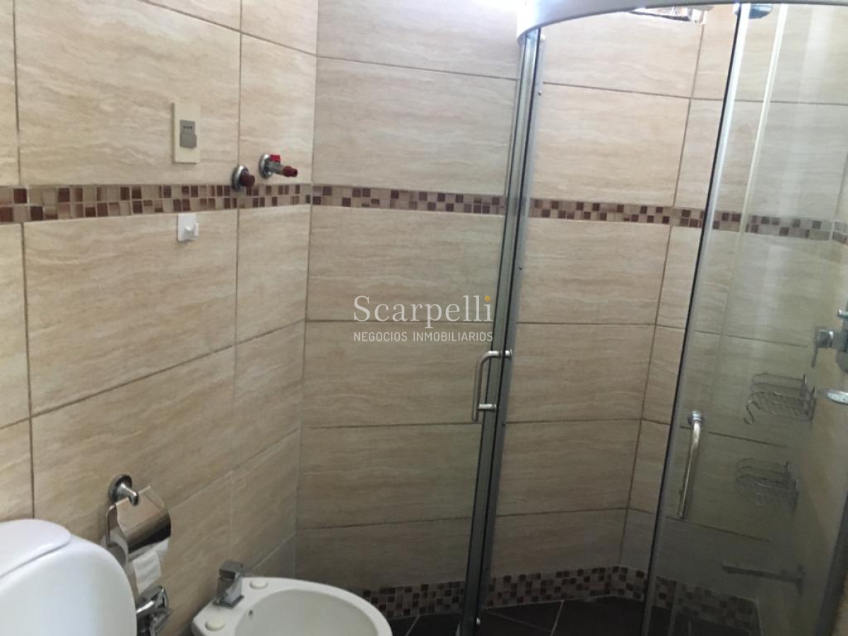 Apartamento ID.24907 - Pocitos Tradicional: Gabriel Pereira  esq. Ellauri Prolijo Apartamento en 1er. Piso. Entrega Inmediata.-