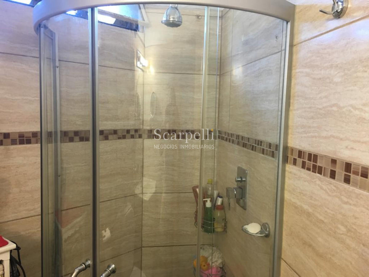 Apartamento ID.24907 - Pocitos Tradicional: Gabriel Pereira  esq. Ellauri Prolijo Apartamento en 1er. Piso. Entrega Inmediata.-