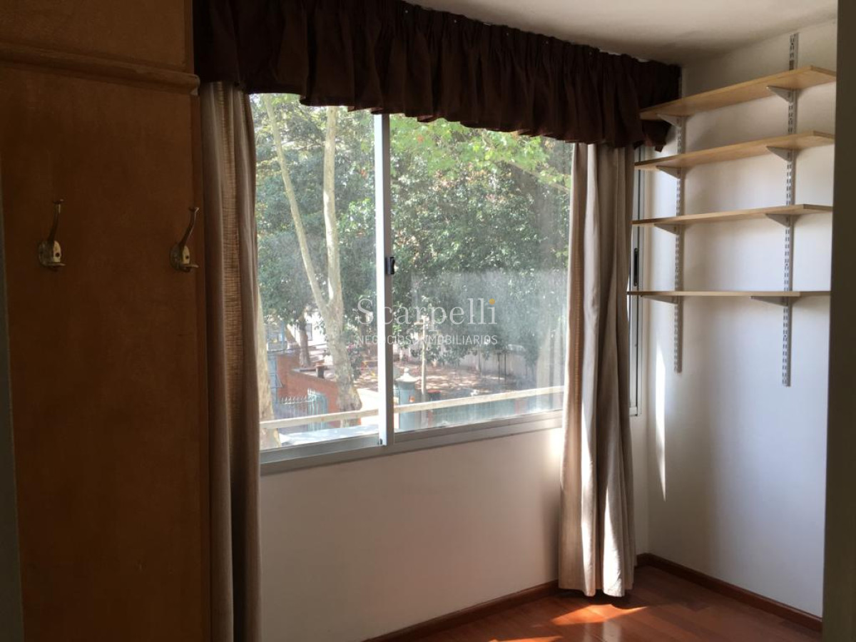 Apartamento ID.24907 - Pocitos Tradicional: Gabriel Pereira  esq. Ellauri Prolijo Apartamento en 1er. Piso. Entrega Inmediata.-