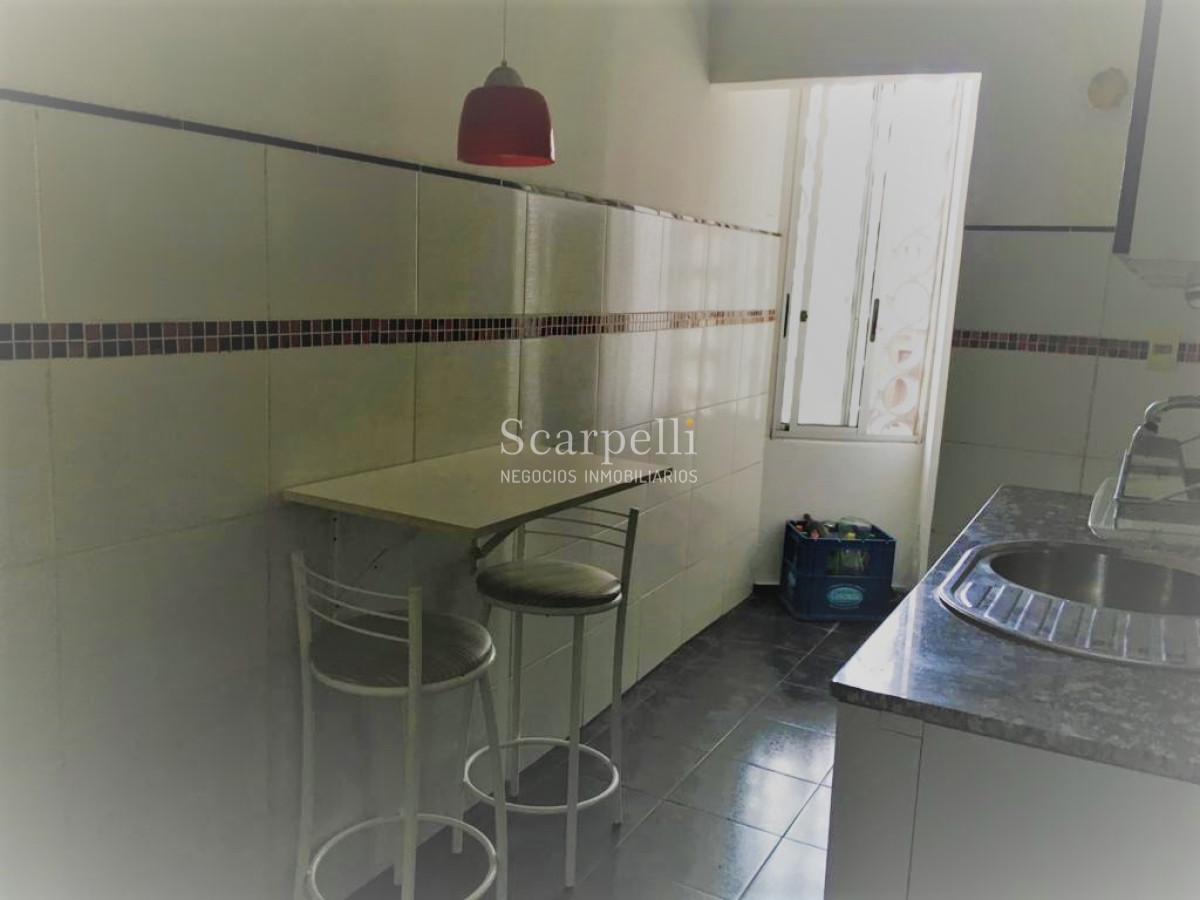 Apartamento ID.24907 - Pocitos Tradicional: Gabriel Pereira  esq. Ellauri Prolijo Apartamento en 1er. Piso. Entrega Inmediata.-