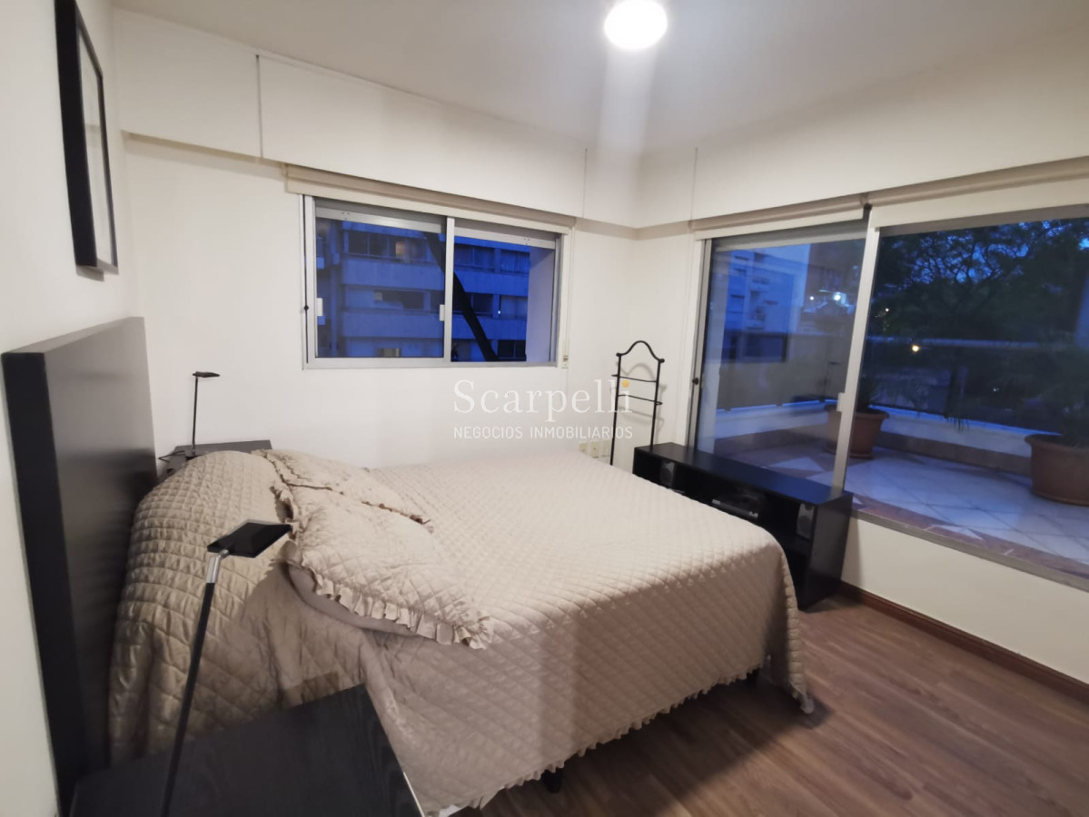 Apartamento ID.25036 - Alquiler Apartamento Villa Biarritz A metros de la Rambla Muy Bien Equipado Con Amplias Terrazas & Garage.-