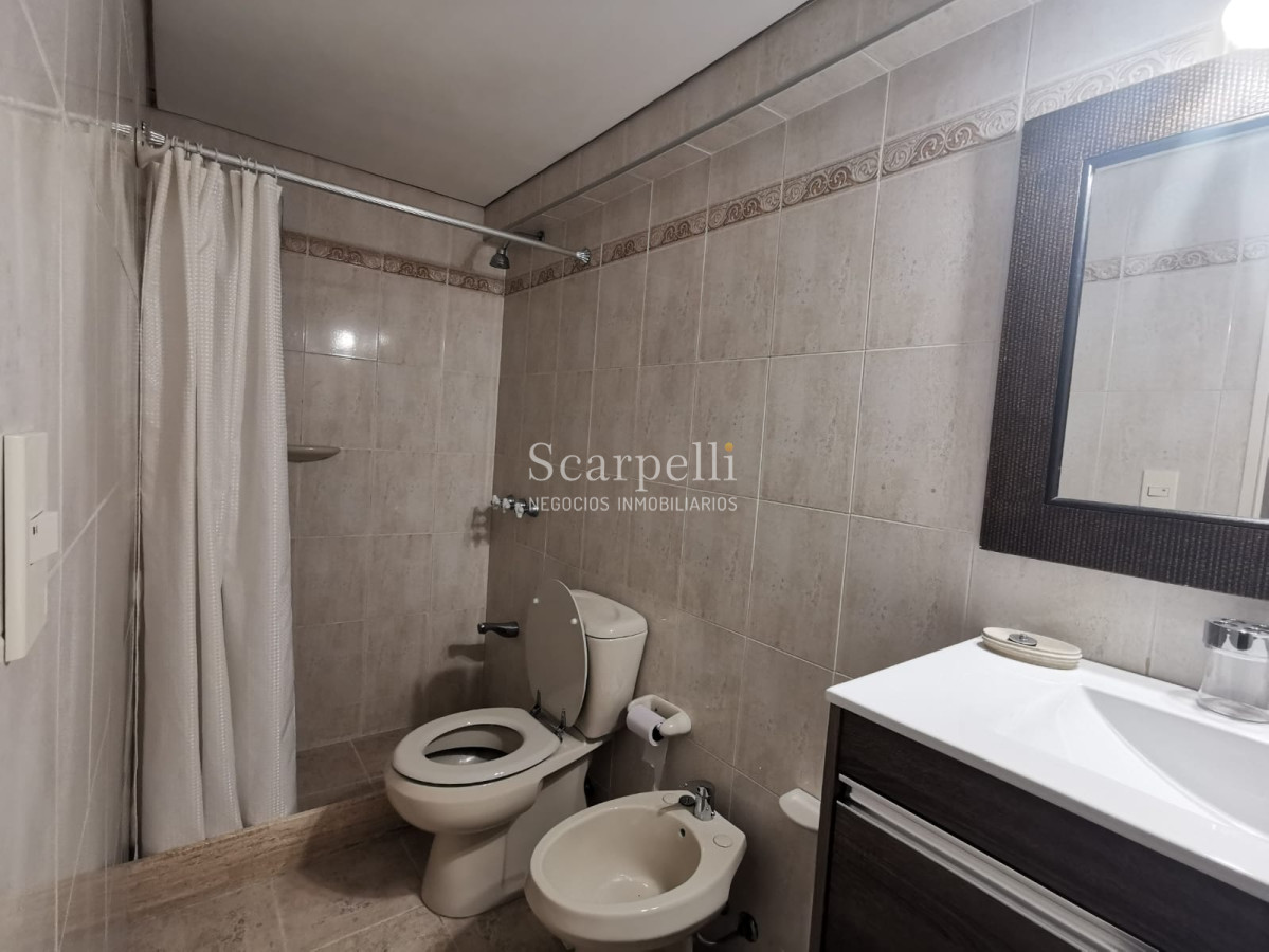 Apartamento ID.25036 - Alquiler Apartamento Villa Biarritz A metros de la Rambla Muy Bien Equipado Con Amplias Terrazas & Garage.-