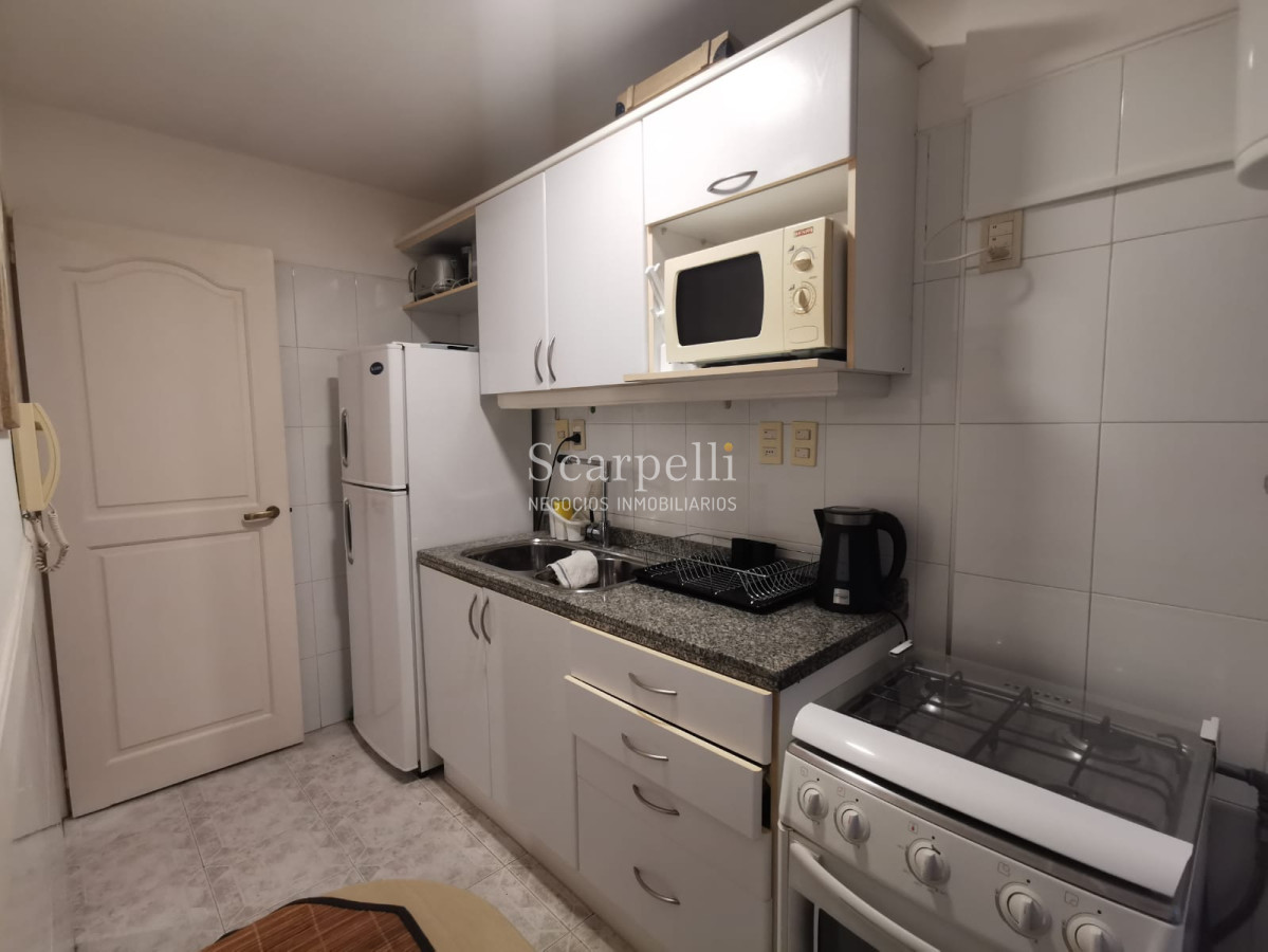 Apartamento ID.25036 - Alquiler Apartamento Villa Biarritz A metros de la Rambla Muy Bien Equipado Con Amplias Terrazas & Garage.-