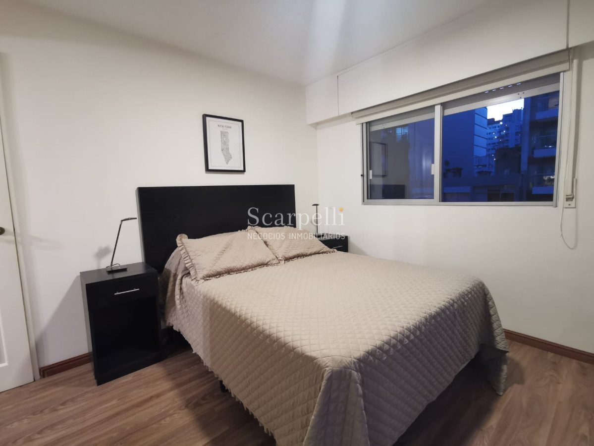 Apartamento ID.25036 - Alquiler Apartamento Villa Biarritz A metros de la Rambla Muy Bien Equipado Con Amplias Terrazas & Garage.-