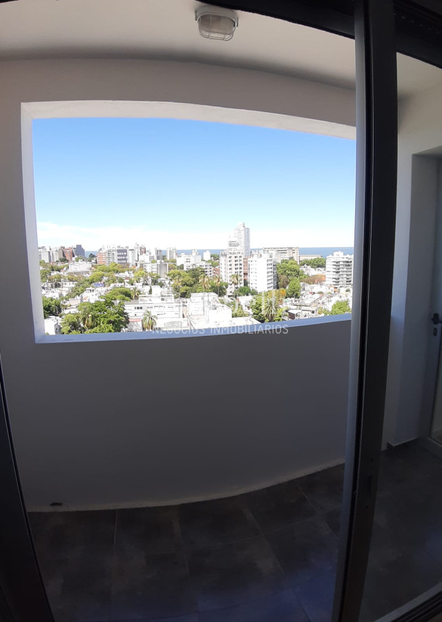 Apartamento ID.25664 - Estrene Apartamento sobre 21 de Setiembre  con Gran Vista despejada y Garage Doble