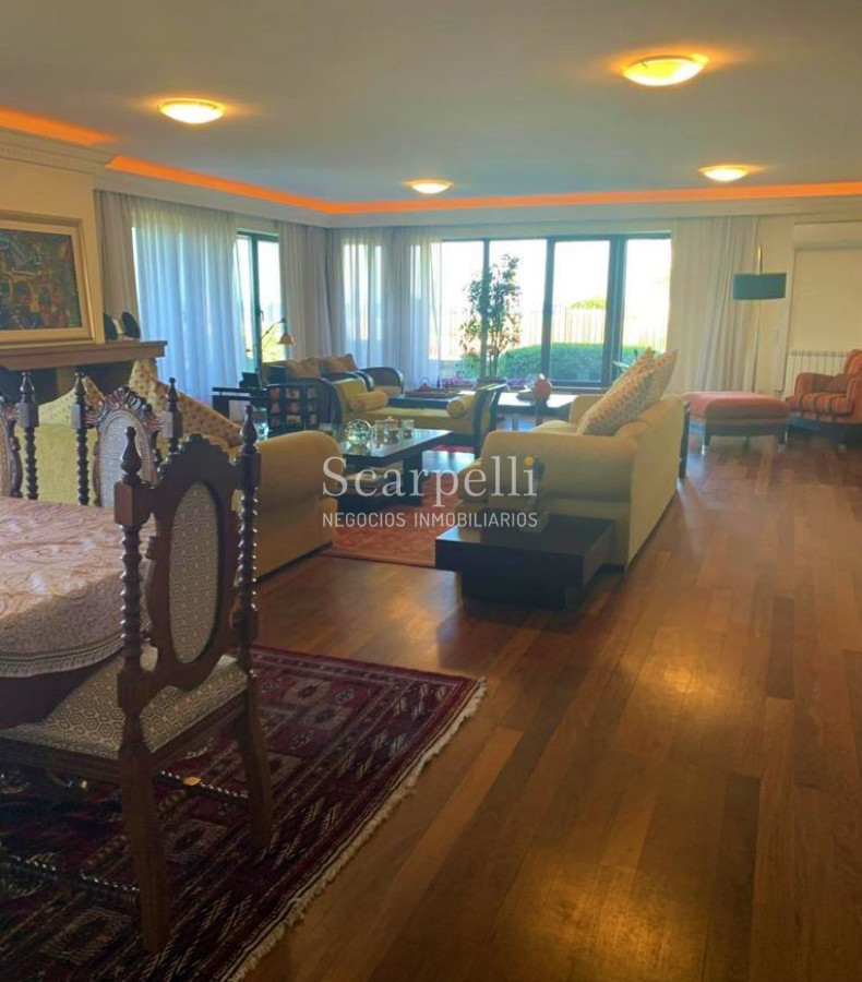Apartamento ID.25783 - Suntuoso apartamento en Rambla de Carrasco con finas terminaciones y muy próximo a Hotel Casino y Arocena.-