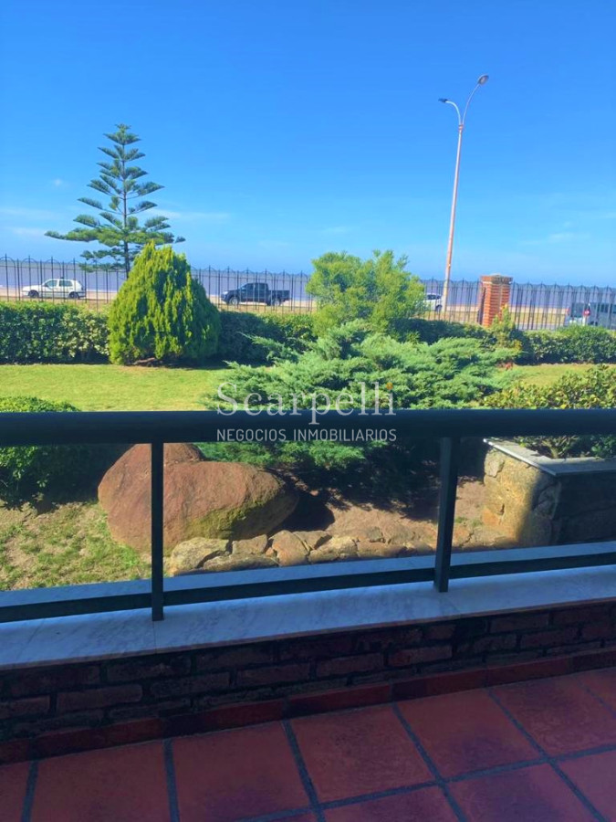 Apartamento ID.25783 - Suntuoso apartamento en Rambla de Carrasco con finas terminaciones y muy próximo a Hotel Casino y Arocena.-