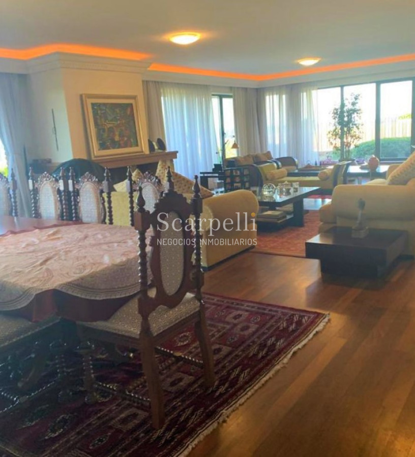 Apartamento ID.25783 - Suntuoso apartamento en Rambla de Carrasco con finas terminaciones y muy próximo a Hotel Casino y Arocena.-