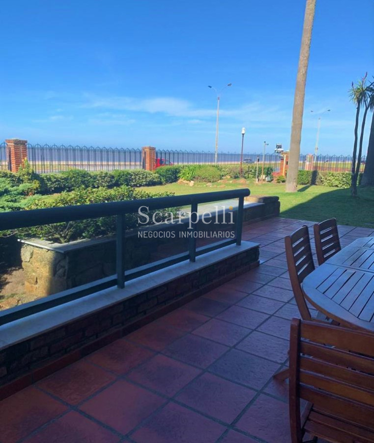 Apartamento ID.25783 - Suntuoso apartamento en Rambla de Carrasco con finas terminaciones y muy próximo a Hotel Casino y Arocena.-