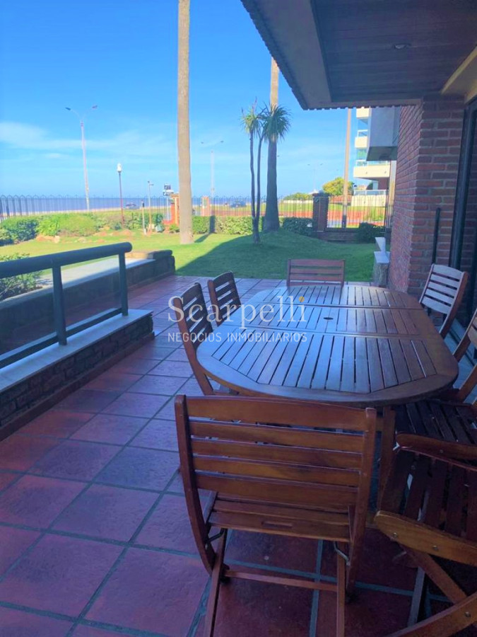 Apartamento ID.25783 - Suntuoso apartamento en Rambla de Carrasco con finas terminaciones y muy próximo a Hotel Casino y Arocena.-