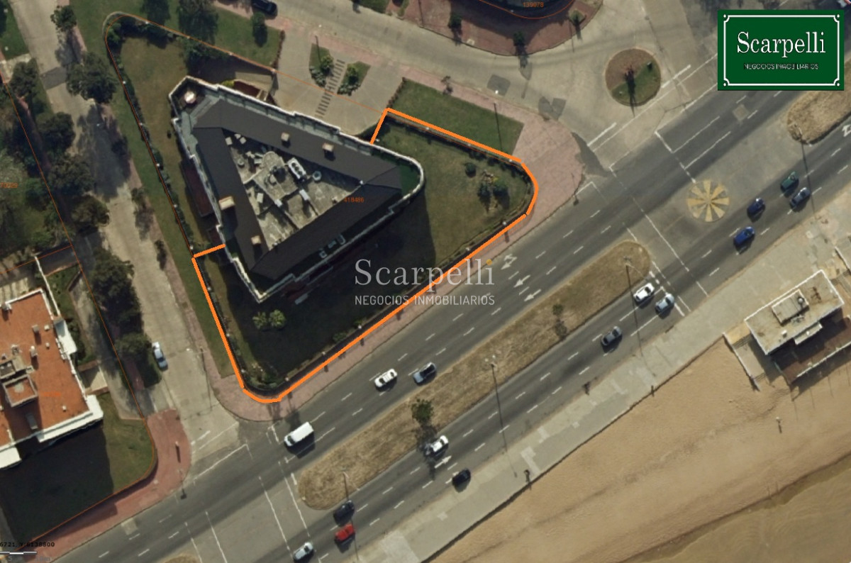 Apartamento ID.25783 - Suntuoso apartamento en Rambla de Carrasco con finas terminaciones y muy próximo a Hotel Casino y Arocena.-