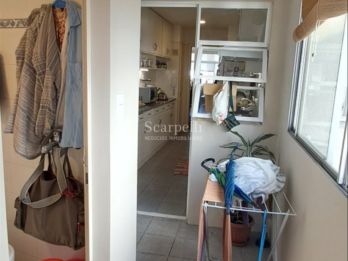 Apartamento ID.77 - Venta Apartamento Pocitos Vista  a mts. Rambla  Kibon