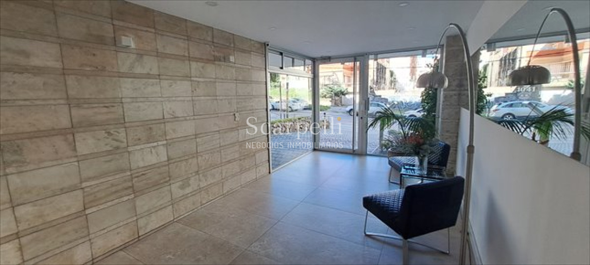Apartamento ID.77 - Venta Apartamento Pocitos Vista  a mts. Rambla  Kibon