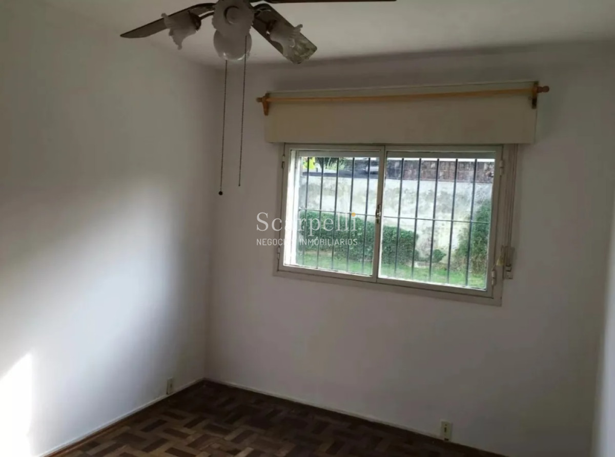 Apartamento ID.26284 - Propiedad Horizontal de Bajos al frente en estupendo entorno verde de Malvín 3 dorm + gge.-