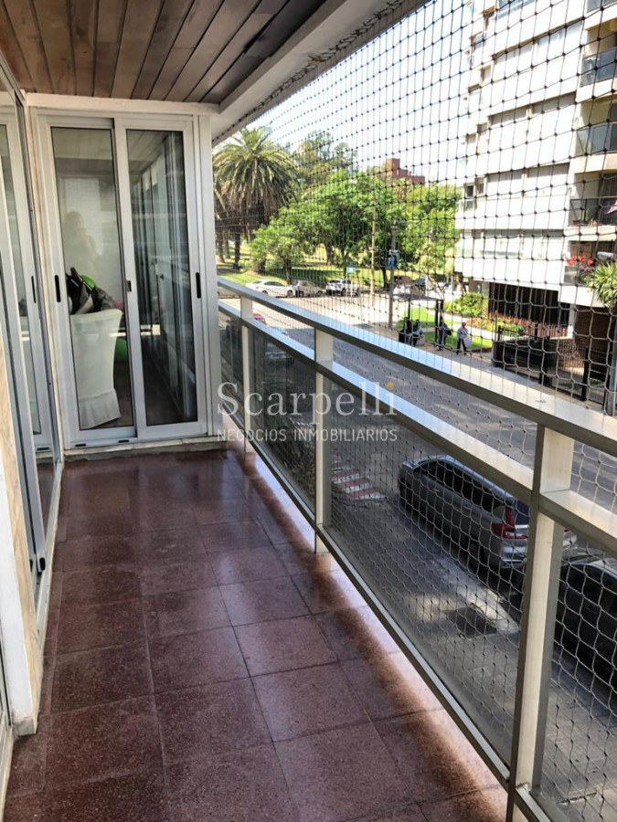 Apartamento ID.26828 - Villa Biarritz Amplio Apartamento 3 dormitorios + Buen Servicio Muy Próximo Rambla y Plaza Biarritz
