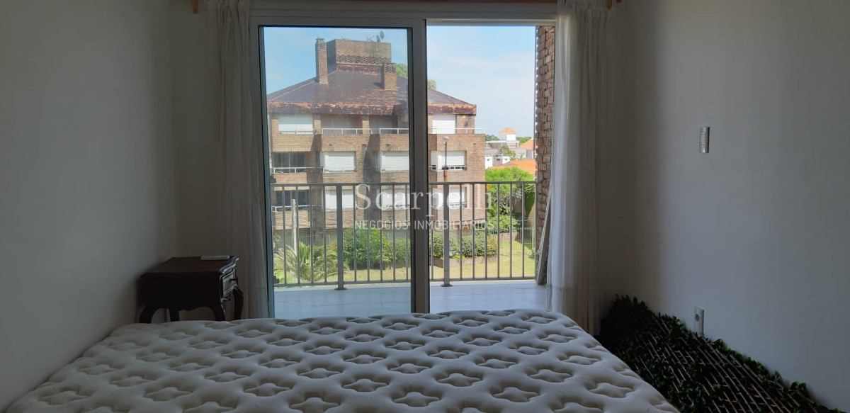 Apartamento ID.27313 - Apartamento en Carrasco tradicional con vista a la Rambla y muy próximo al Hotel Casino Carrasco
