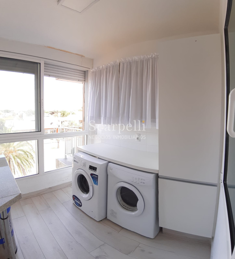 Apartamento ID.27313 - Apartamento en Carrasco tradicional con vista a la Rambla y muy próximo al Hotel Casino Carrasco