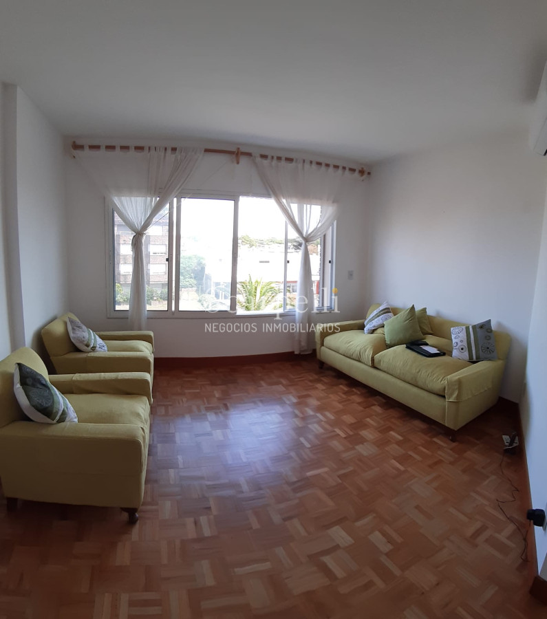 Apartamento ID.27313 - Apartamento en Carrasco tradicional con vista a la Rambla y muy próximo al Hotel Casino Carrasco