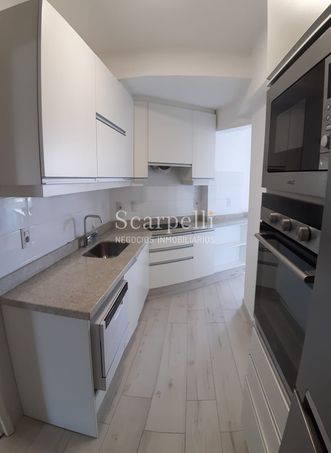 Apartamento ID.27313 - Apartamento en Carrasco tradicional con vista a la Rambla y muy próximo al Hotel Casino Carrasco