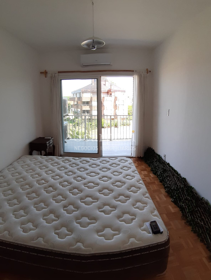 Apartamento ID.27313 - Apartamento en Carrasco tradicional con vista a la Rambla y muy próximo al Hotel Casino Carrasco