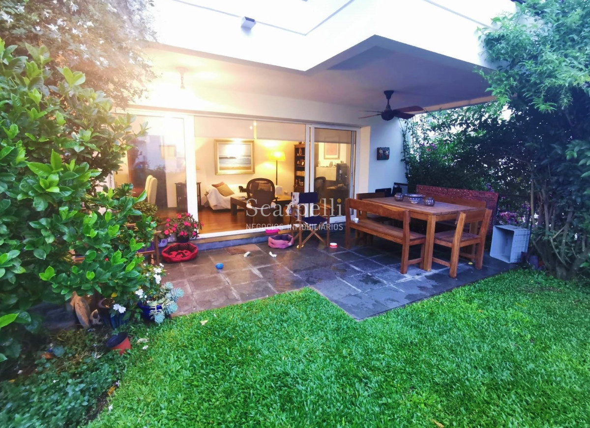 Apartamento ID.27455 - Buen Apartamento en Rincón del Lago con jardín propio y salida al lago: Av. de las Américas prox. Parque Miramar.