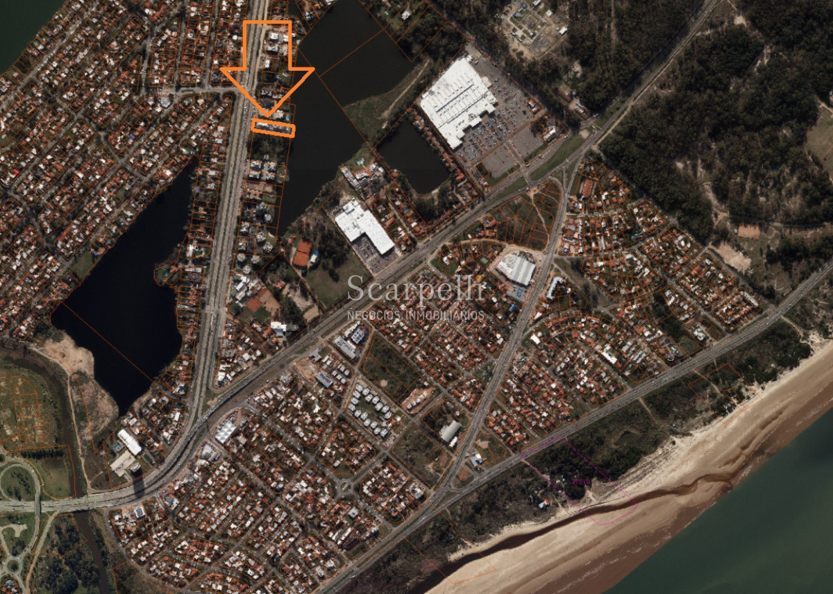 Apartamento ID.27455 - Buen Apartamento en Rincón del Lago con jardín propio y salida al lago: Av. de las Américas prox. Parque Miramar.