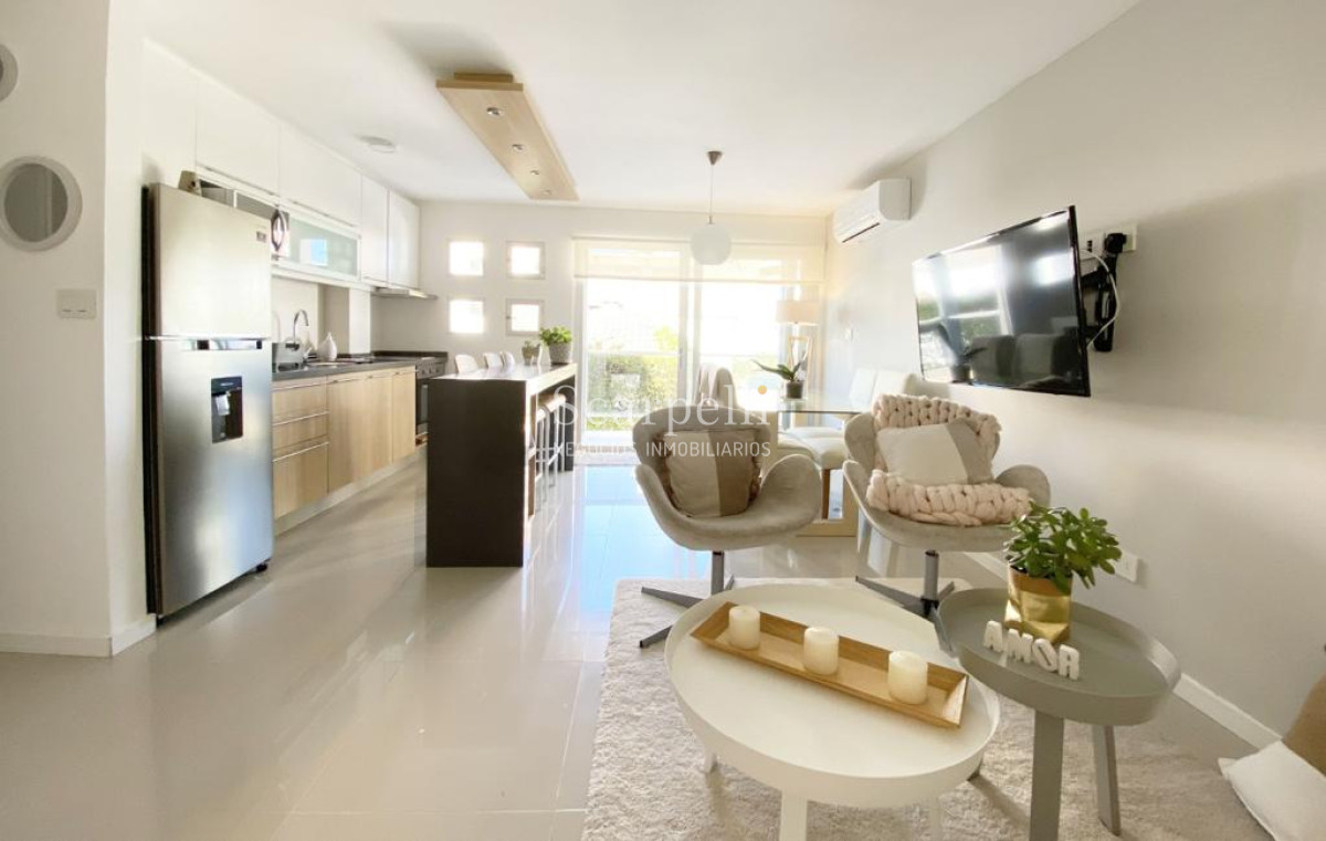 Apartamento ID.28103 - Apartamento en Aidy Grill  Prox. Plaza México y Parada 6 Brava: Mejor que a estrenar !   2 dorm + 2 b + Terraza + Cochera.-