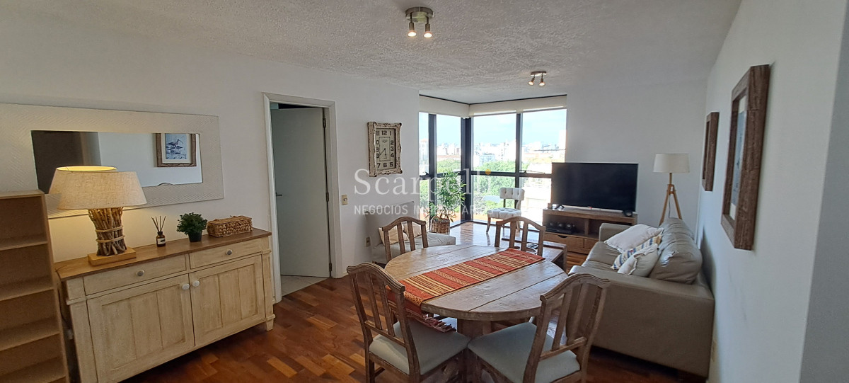 Apartamento ID.50373 - ALQUILER APARTAMENTO POCITOS 2 DORMITORIOS GARAGE PISO ALTO MUY BIEN EQUIPADO